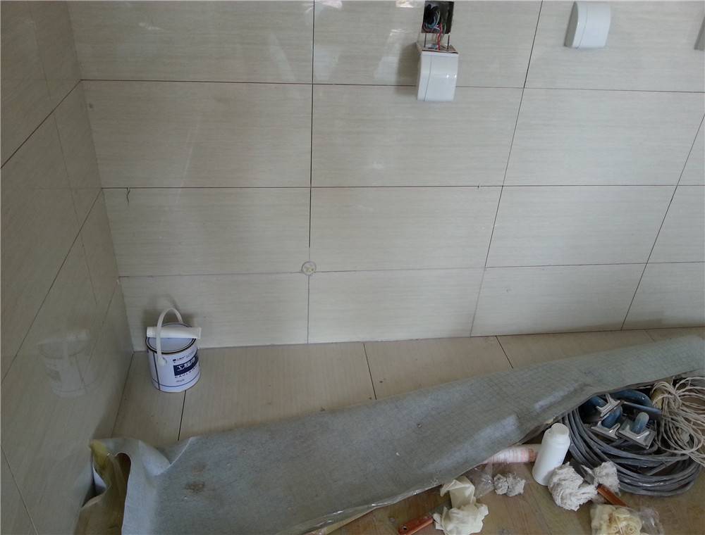 墙砖翘起来了怎么修复呢图片大全(墙砖翘起来了怎么修复呢图片大全集)